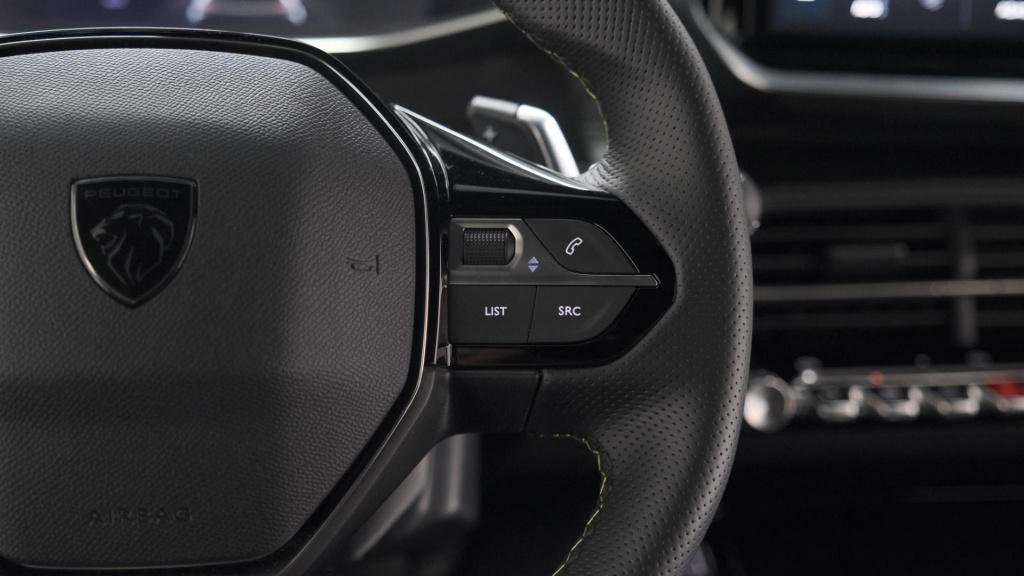 Peugeot 2008 puretech 130 eat8 gt | trekhaak | 360 camera | adaptieve cruis