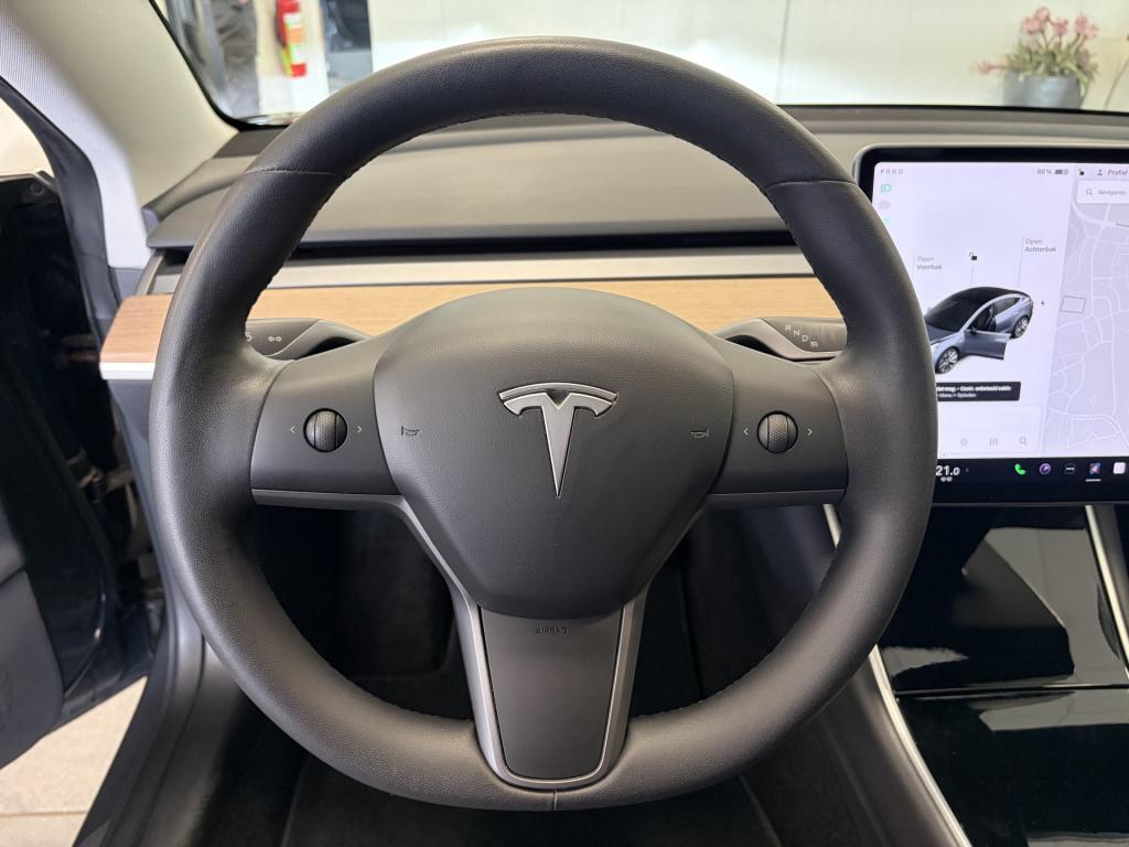 Tesla Model 3 standard rwd plus 60 kwh | autopilot | 19'' lmv | camera