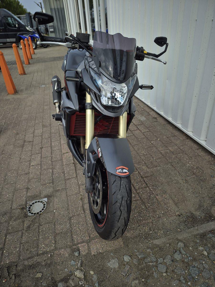 Suzuki GSR750 Freegun Edition