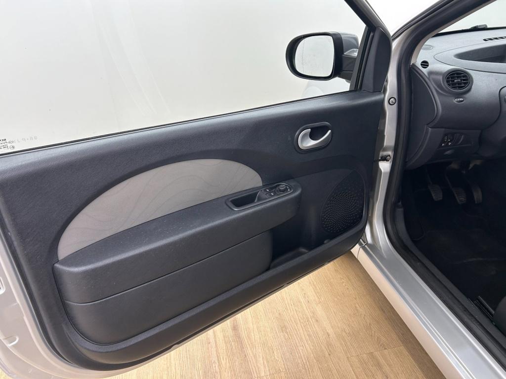 Renault Twingo occasion 1.2-16v collection | grijs | tweedehands renault tw