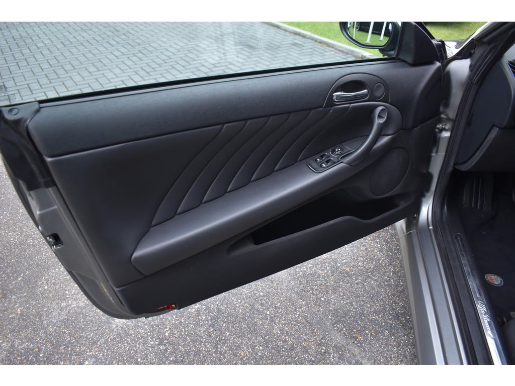 Alfa Romeo GT 2.0 jts distinctive