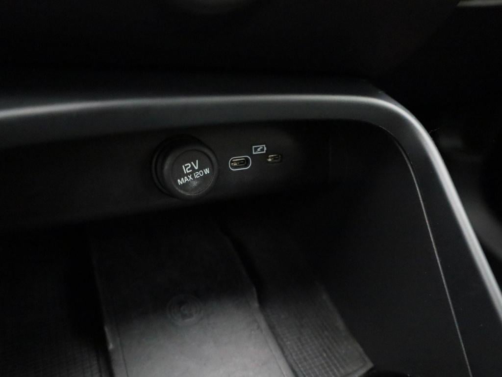 Volvo XC40 recharge core | automaat | navigatie | apple carplay / android a