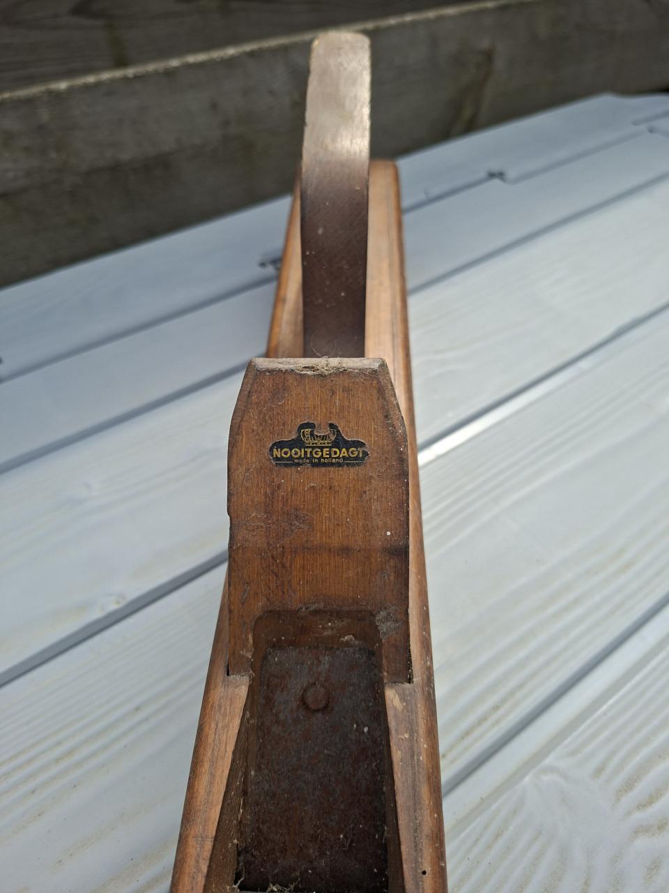 Te koop antieke houten handschaaf van 65 cm