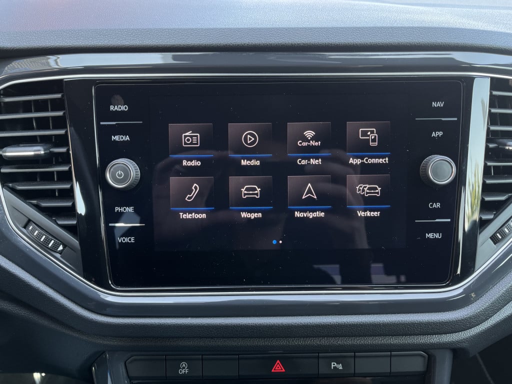 Volkswagen T-roc 1.5 tsi r-line dsg aut | pano | 19'' lmv