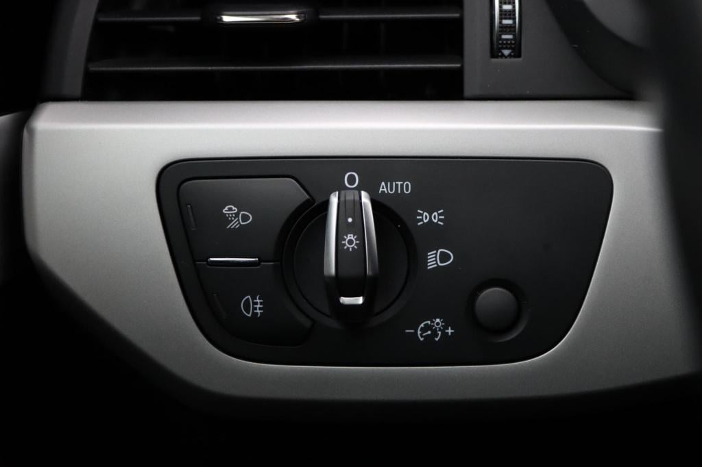 Audi A4 avant 35 tfsi launch edition business 150pk s-tronic