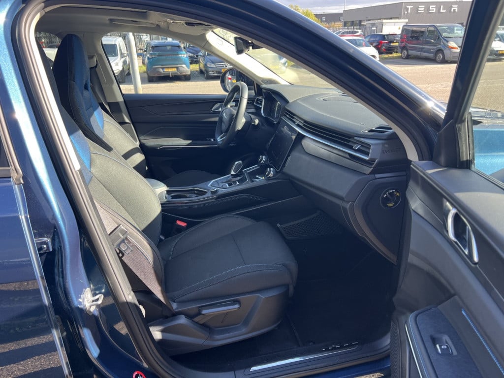 Lynk & Co 01 1.5 261pk phev 7dcth plug in hybrid , trekhaak , 360gr camera 