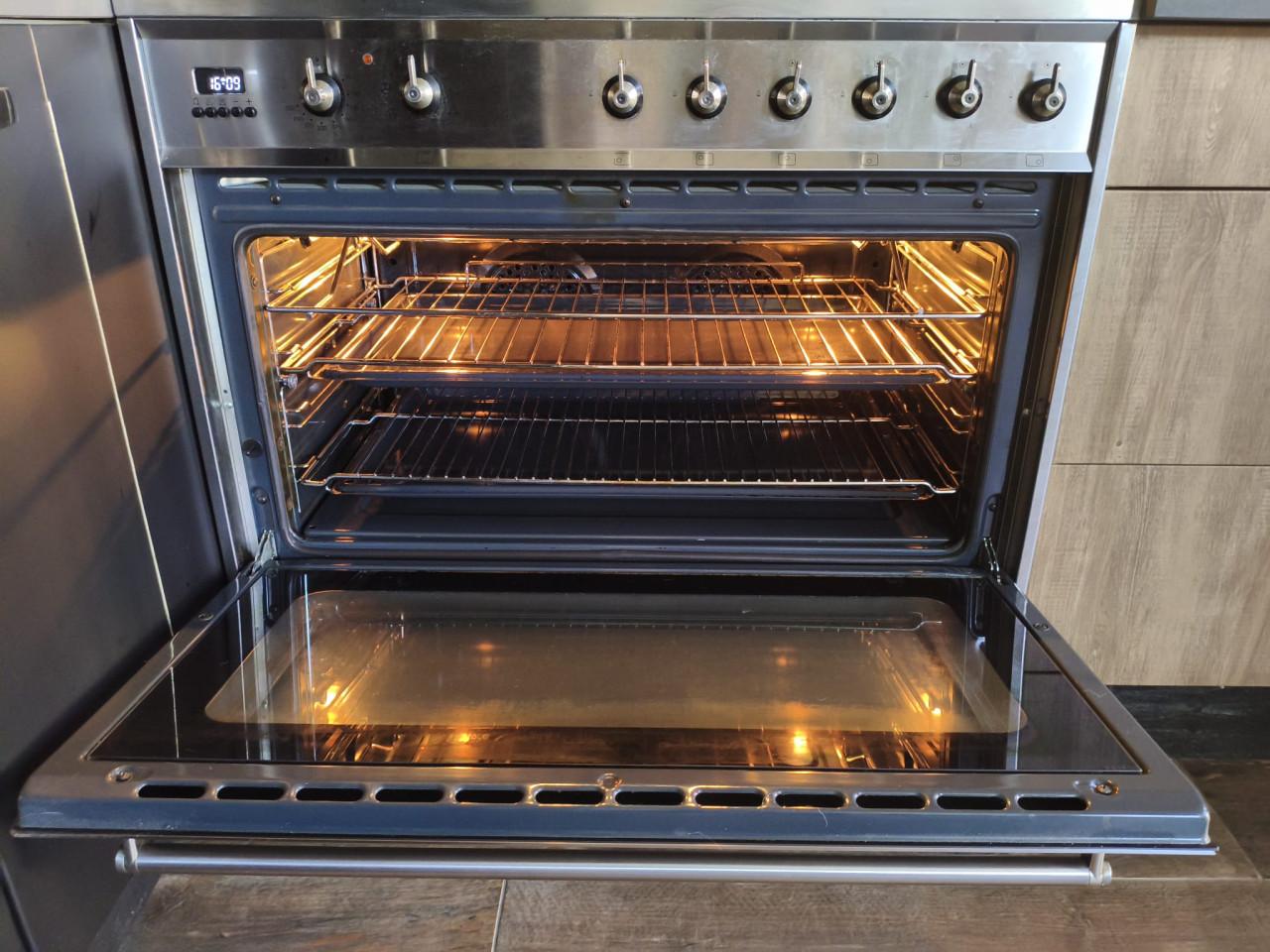 6 pits gasfornuis met oven