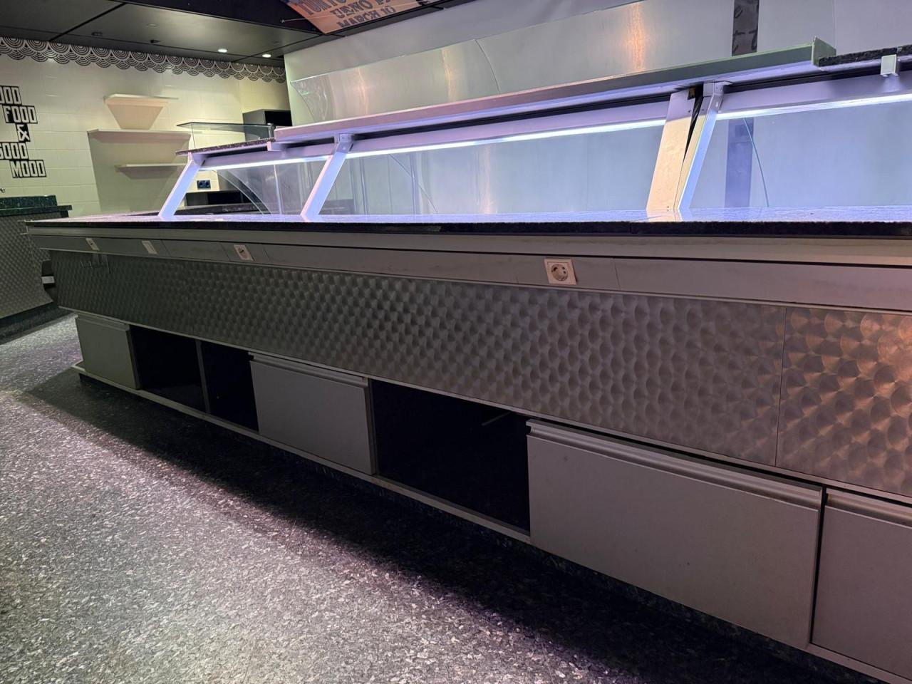 Keukenapparatuur - Complete koeltoog, frituur, afzuigkap en meer