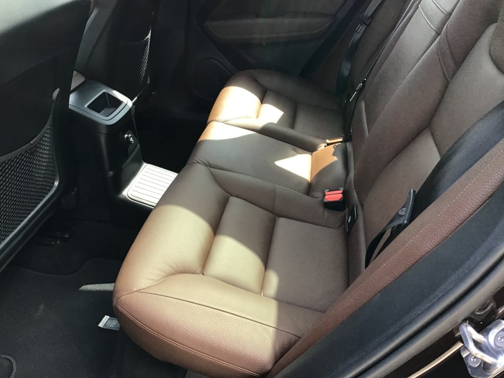Volvo XC60 t8 390pk recharge mo.pro leder/luchtvering/h.k. audio/360 camera