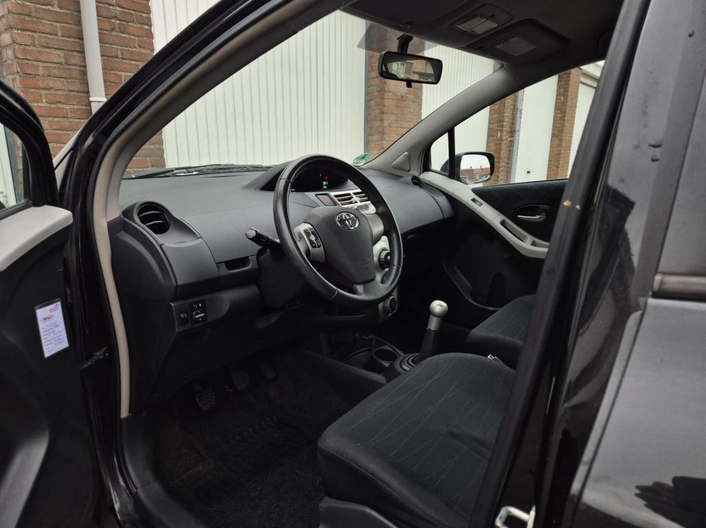 Toyota Yaris 1.3 vvti cool / 5-deurs / airco