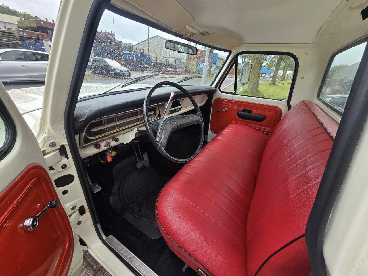 Te koop  Zeer mooie ford f250  pick-up   v8 390ci Automaat