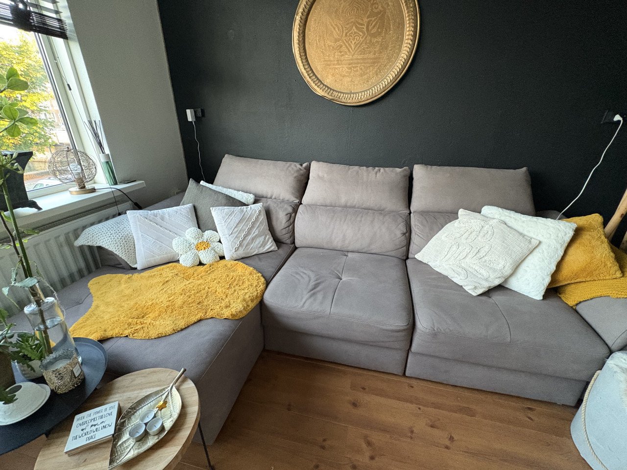Prachtige volledig uitschuifbare hoekbank taupe ZGAN L=280cm D=165cm