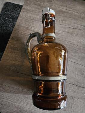 Prachtige grote amberkleurige glazen growler bierfles2 liter
