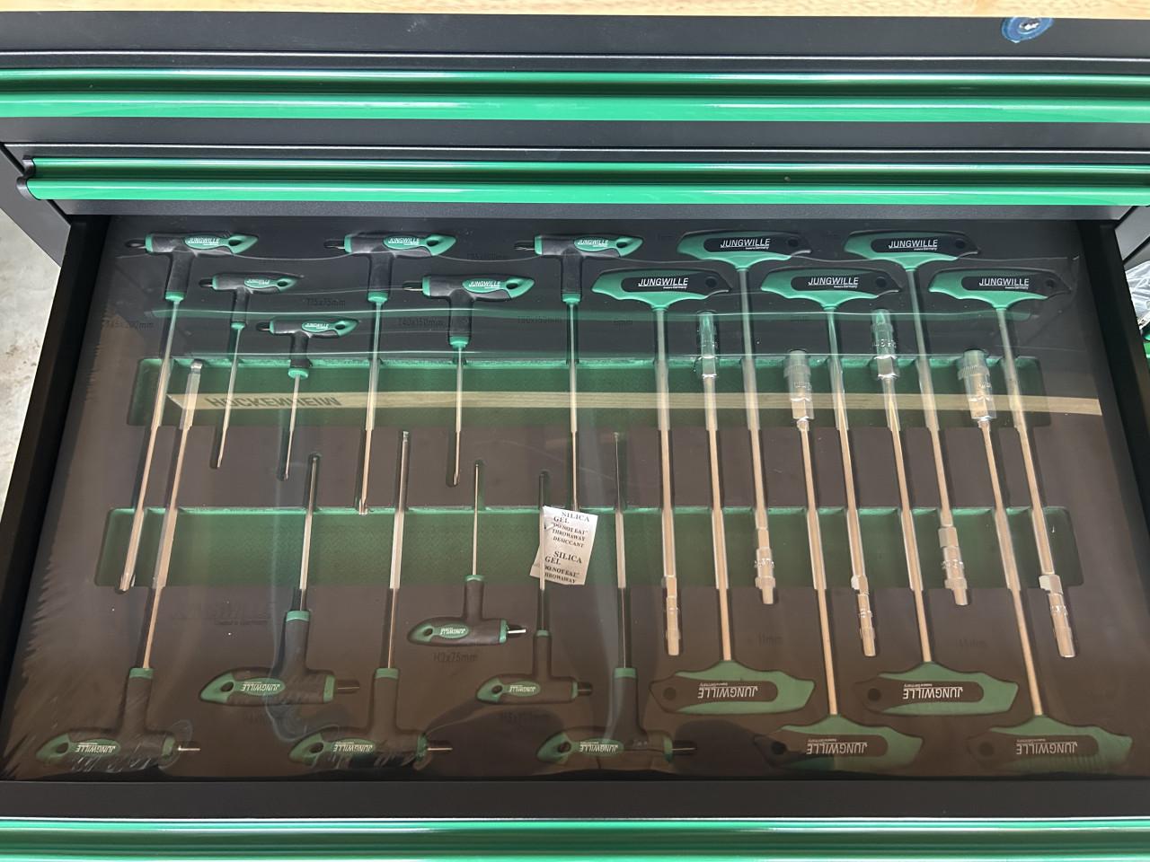 Gereedschapswagen Jungwille compleet gevuld 272-delig, nieuwprijs 7999,-