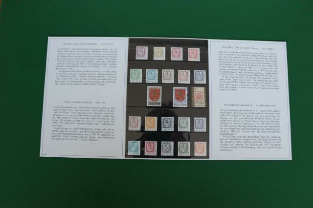 Finse postzegels Wapenserie 1975 22 postfrisse zegels In keurig mapje