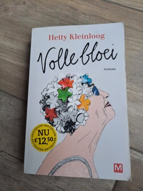 Roman Volle bloei  van Hetty Kleinloog