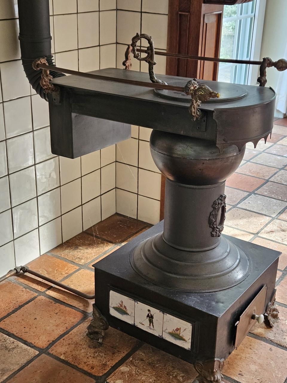 Brabantse Plattebuiskachel of Leuvense Stoof