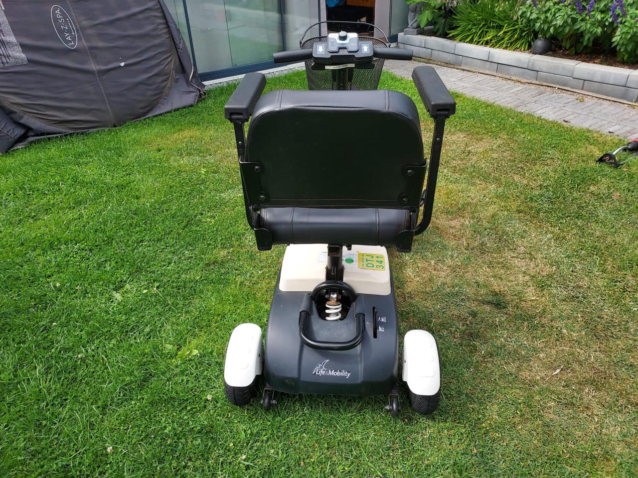 Demontabele scootmobiel te koop.