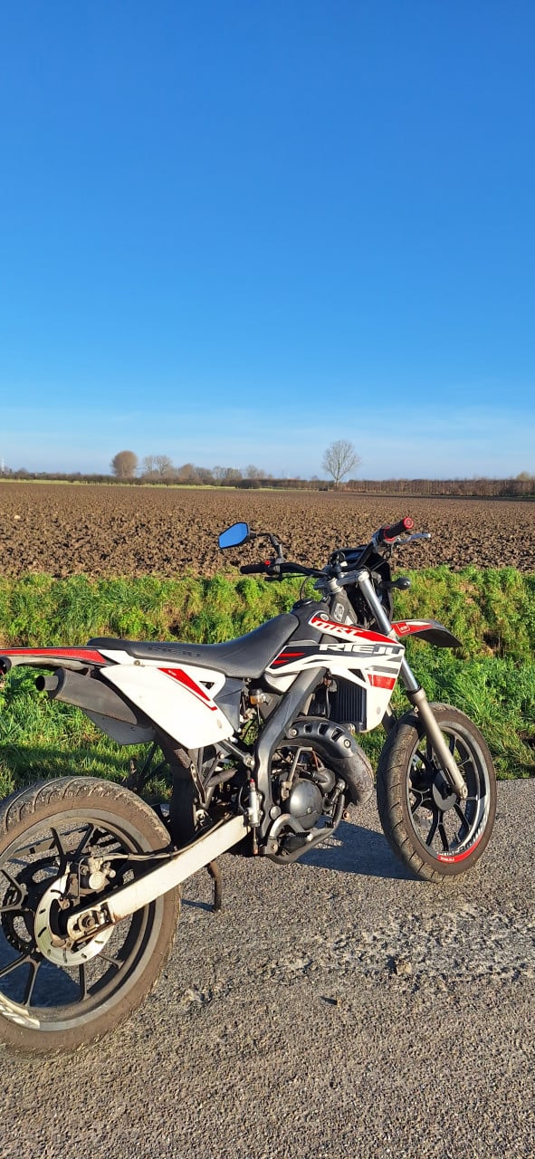 Rieju mrt 50 schakel brommer