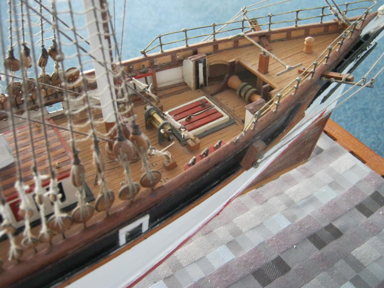 2 scheepsmodellen.