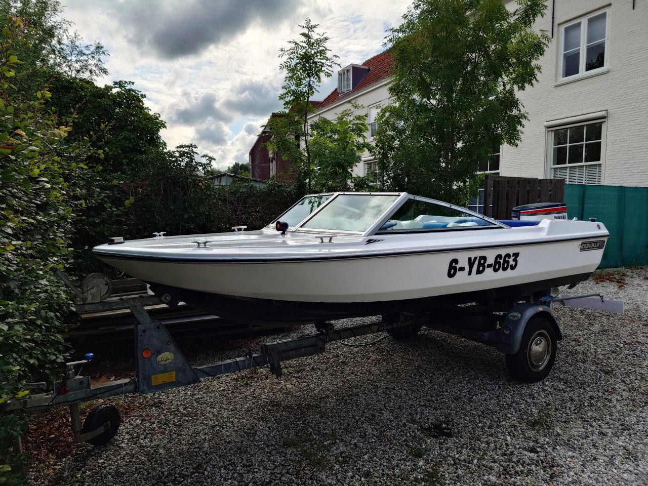 Beekman Ultra 450 met Riba Trailer, 55 PK motor en toebehoren