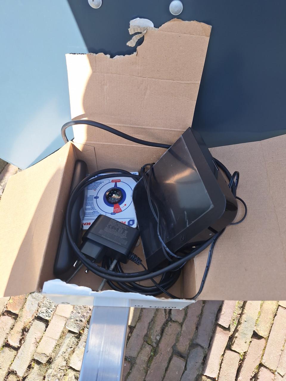 Oprijblokken, stabilisatiesteunen, satelliet schotel