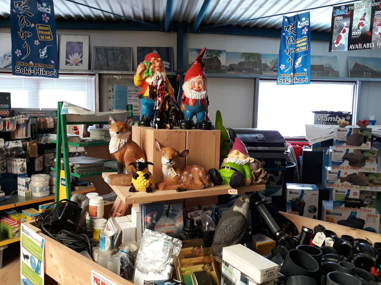 Poes wit met druppels klein 34cm groot