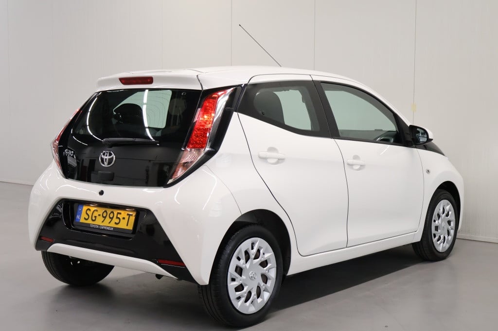 Toyota Aygo 1.0 vvt-i x-nav