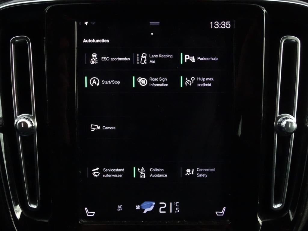 Volvo XC40 2.0 t4 momentum