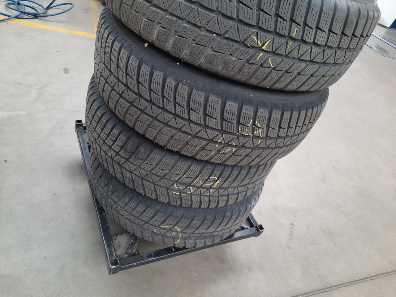 Setnr B2 winterbanden Toyota, Suzuki, Lexus 17 inch Falken
