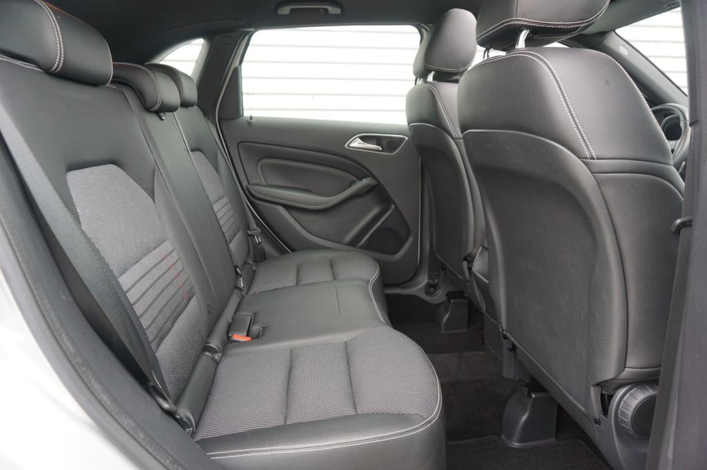 Mercedes-Benz B-Klasse 180 prestige automaat - climate / navi / cruise / st