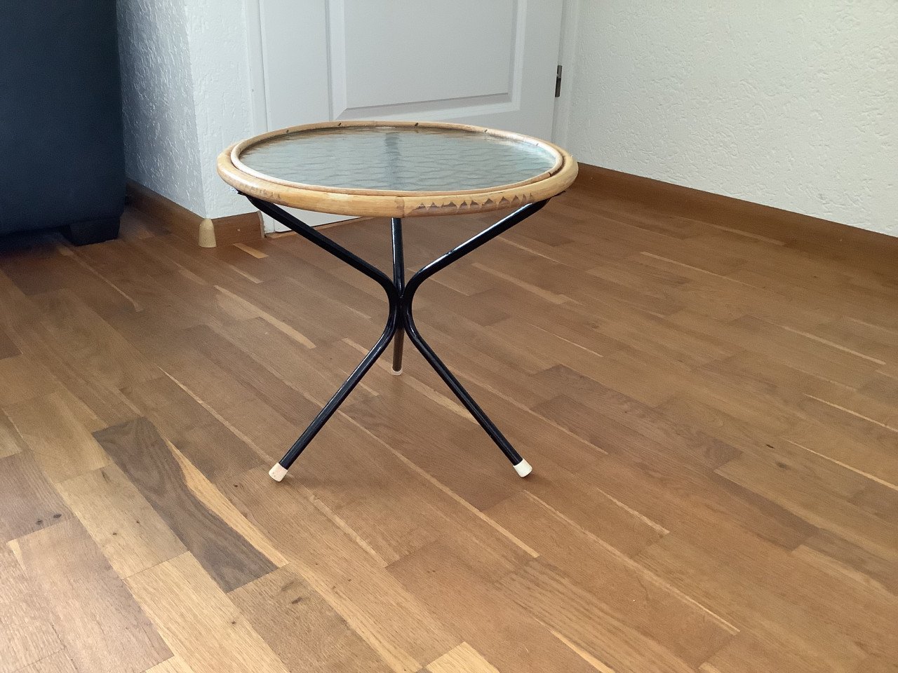 Vintage rond rotan bijzettafeltje