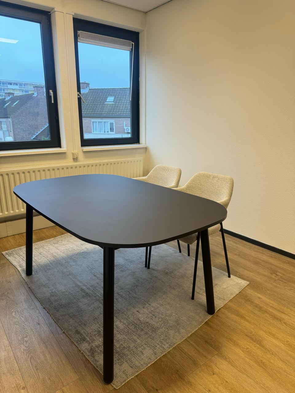 IKEA tafel mat zwart 160x95cm. mat zwart In goede staat