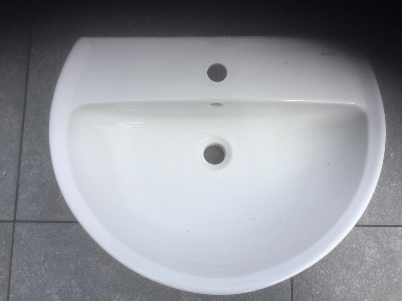 Wastafel met kraan