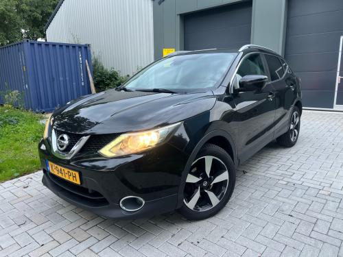 Nissan Qashqai 1.2Premier Edition Pano/Camera