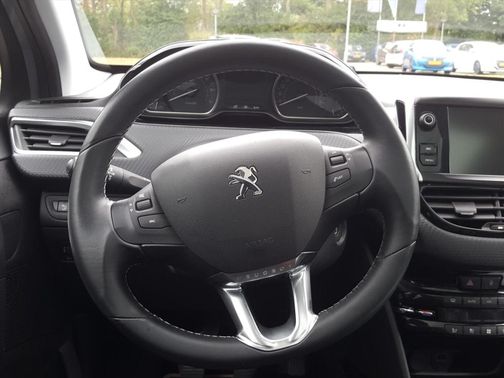 Peugeot 2008 allure1.2 puretech 110pk navigatie | cruise & climate control 