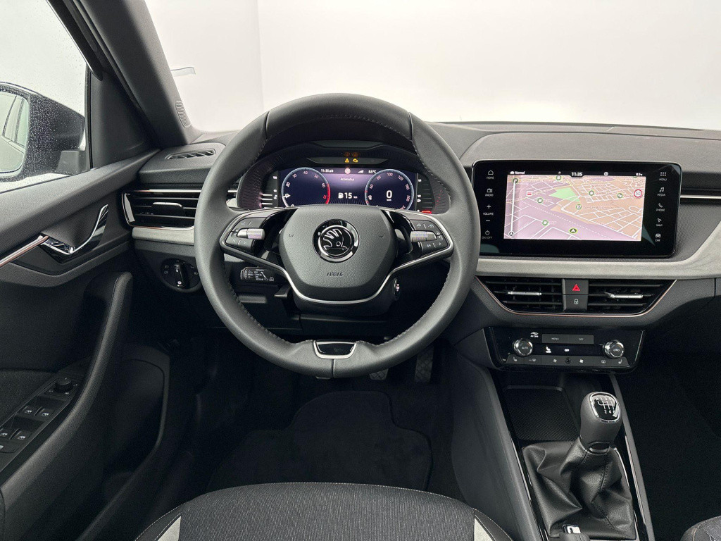 Skoda Scala 1.0 tsi business edition - travel assist