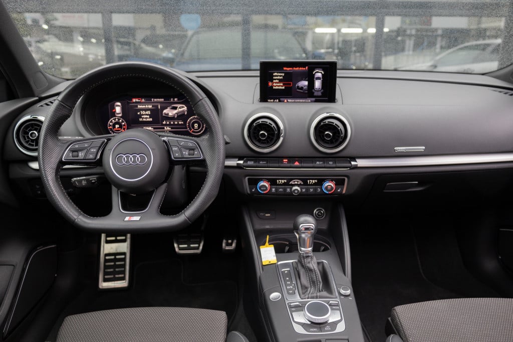 Audi A3 sportback 1.5 tfsi s line edition ✅pano✅matrix✅optiekzwart✅b&o