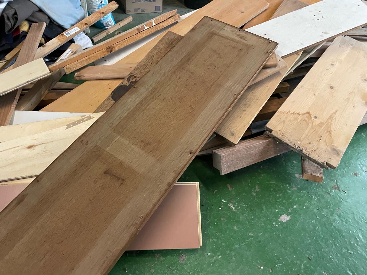 Hout allerlei. stookhout.