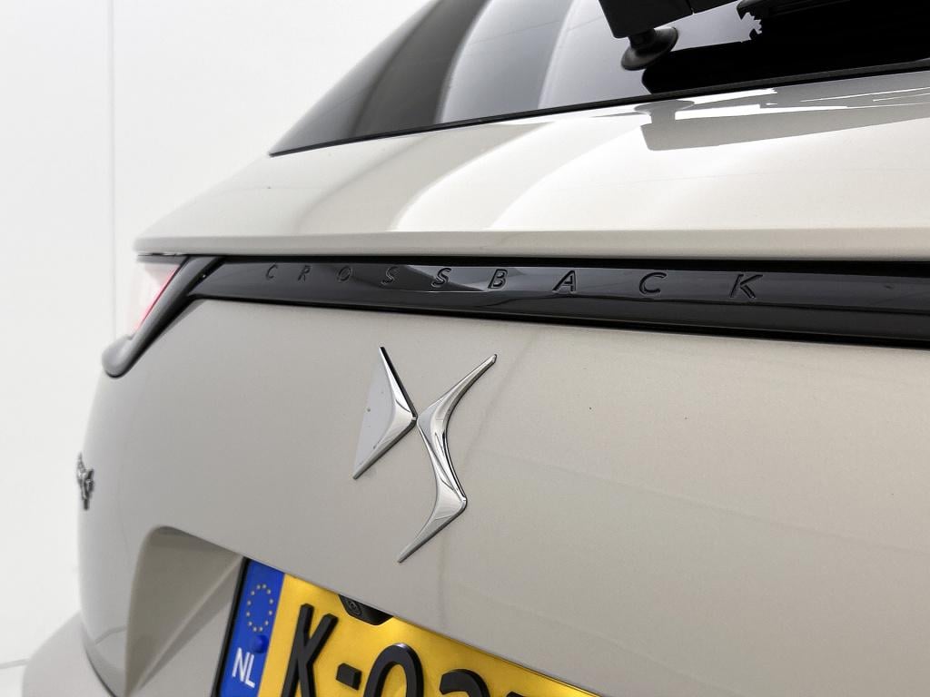 Ds Ds 7 crossback e-tense 300pk 4x4 automaat louvre | leder | adaptive crui