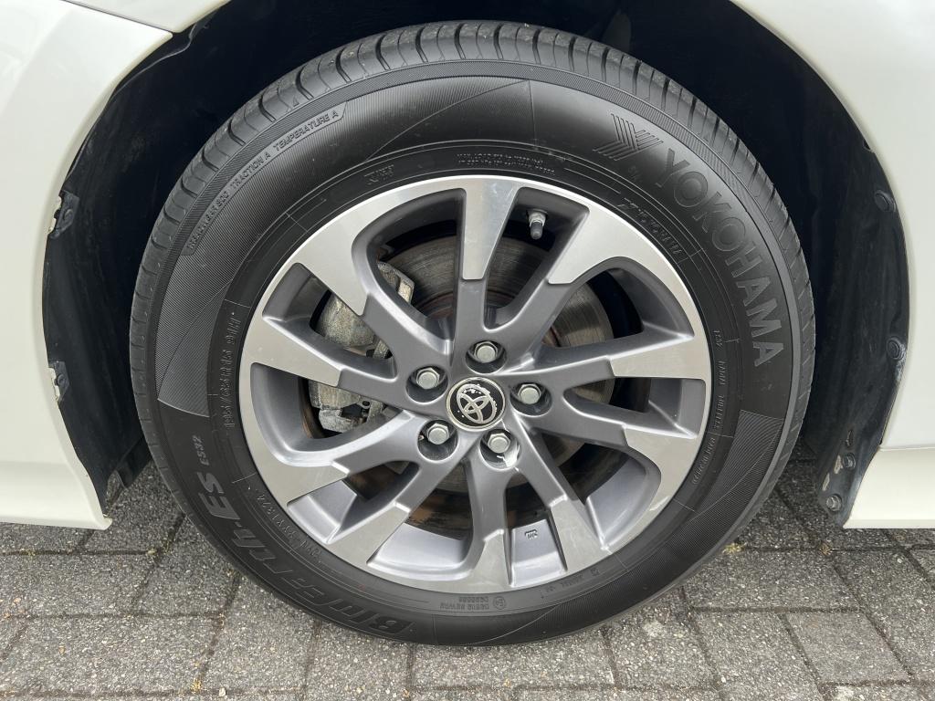 Toyota Prius 1.8 plug-in dynamic
