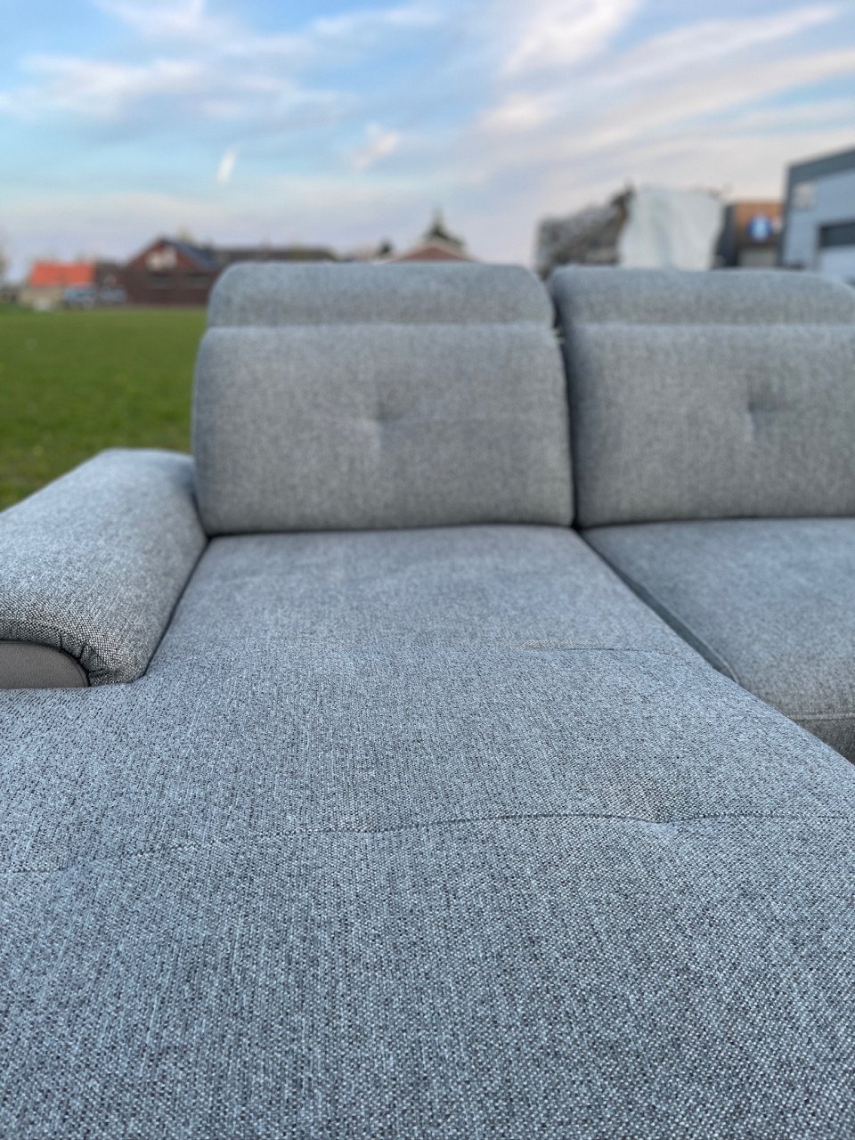 GRATIS LEVERING HEEL NL Moderne Grijs Stoffen Hoekbank + Slaapfunctie