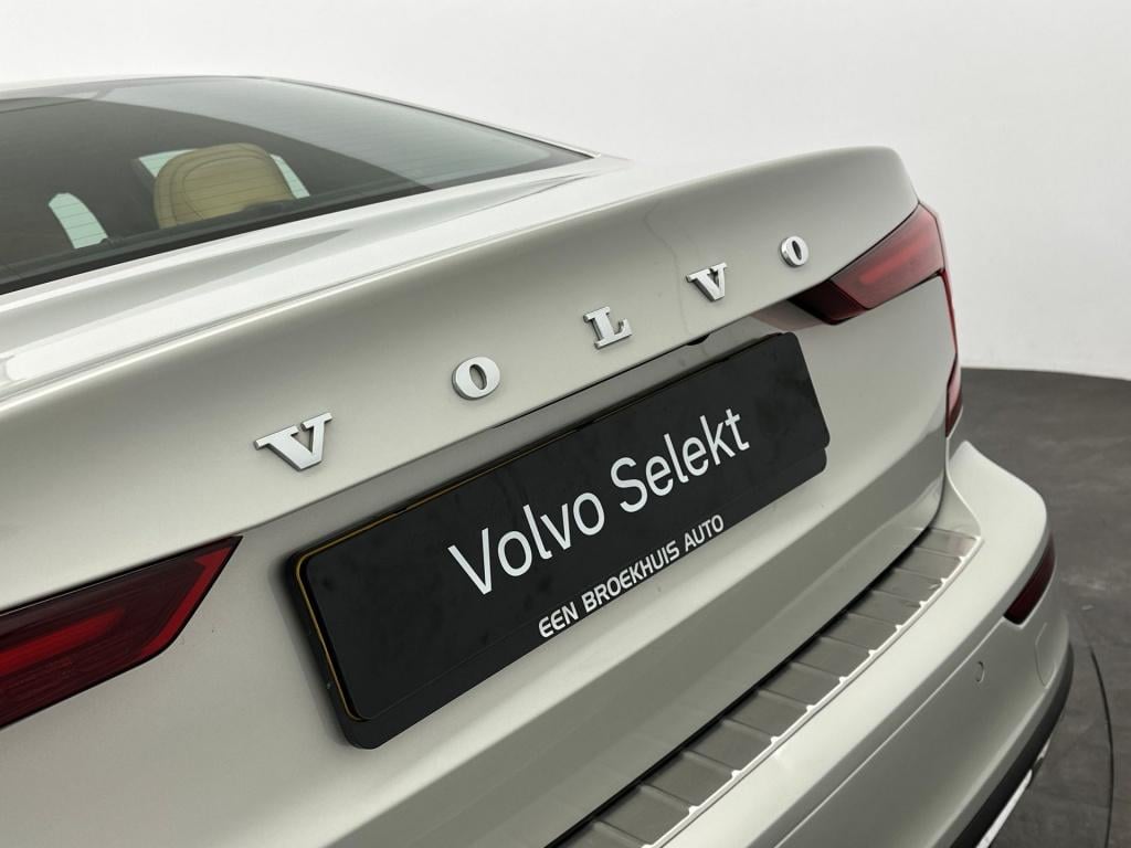 Volvo S60 t6 340pk recharge inscription| full options ! trekhaak