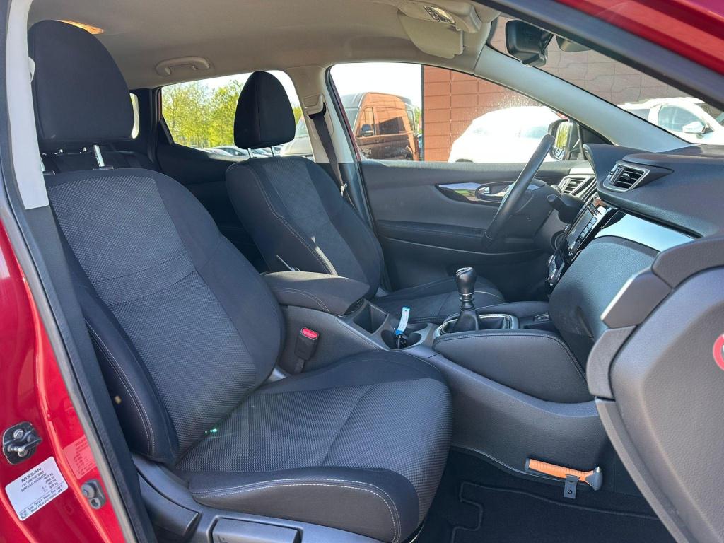 Nissan Qashqai 1.2 connect edition