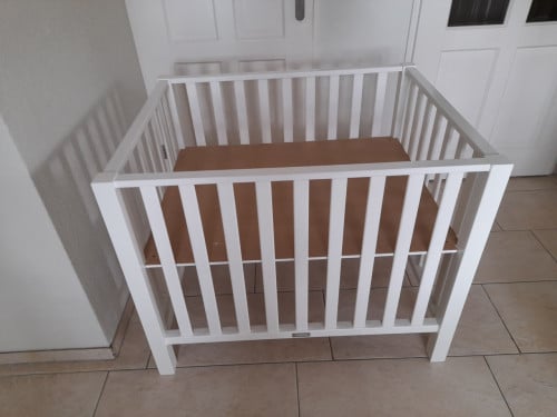 Bopita witte box ( in goede nette staat ) in hoogte verstelbaar!