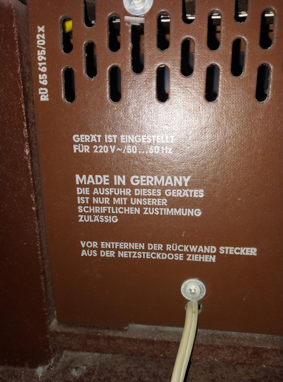 Blauwpunkt radiomeubel