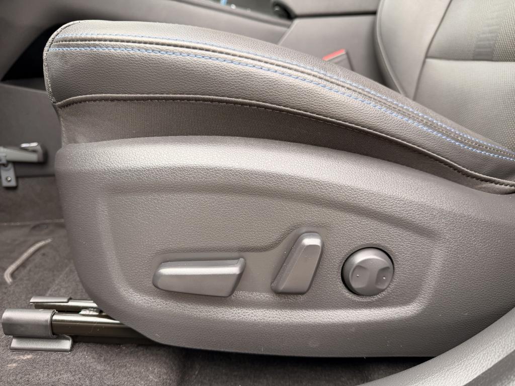 Hyundai Kona ev premium 64 kwh 3 fase | luxe uitvoering | navigatie | hud |