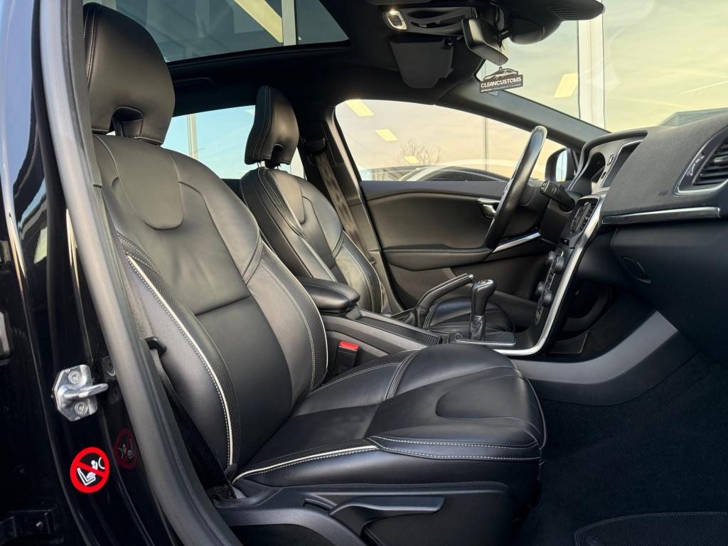 Volvo V40 2.0 t4 business sport r-design 190 pk