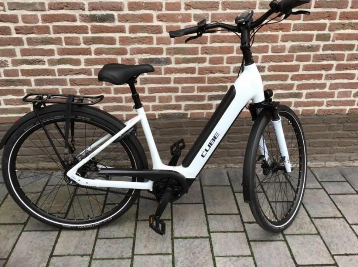 Cube supreme hybrid 2024