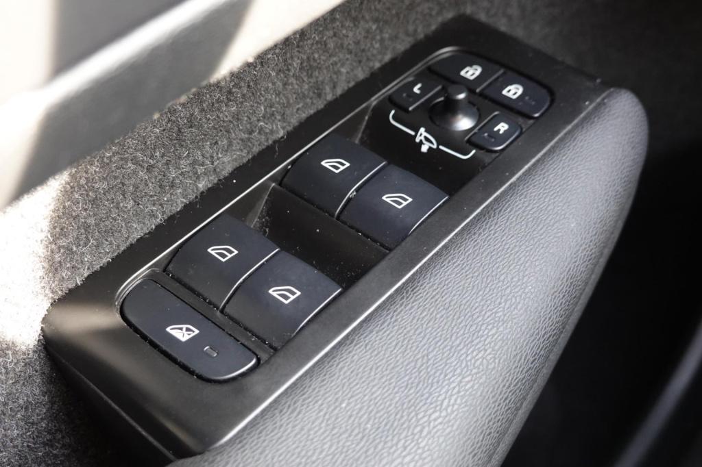 Volvo XC40 1.5 t5 recharge business pro